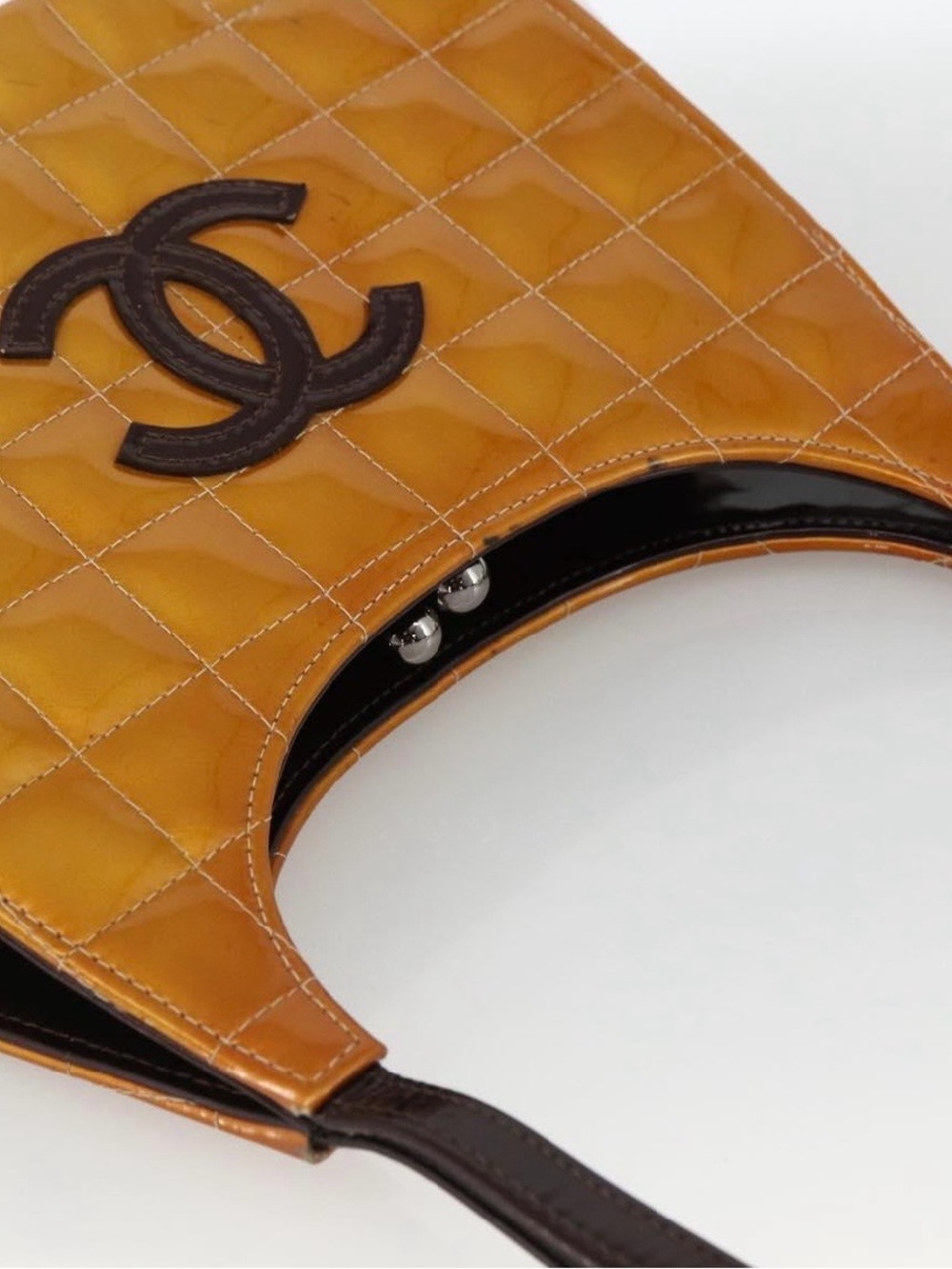 CHANEL Chocolate Bar Patent Shoulder Bag Honey Yellow - Picture 6 of 15